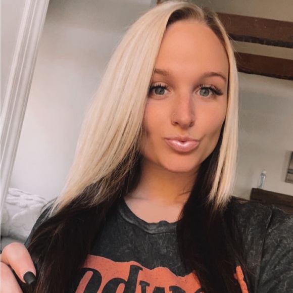 Meet your Posher, Briana - Picture 1 of 1